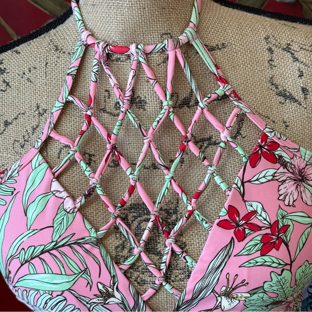 Women’s Juniors “RUE BLEU by RUE21” Bikini Top | #I10 - Picture 3 of 14